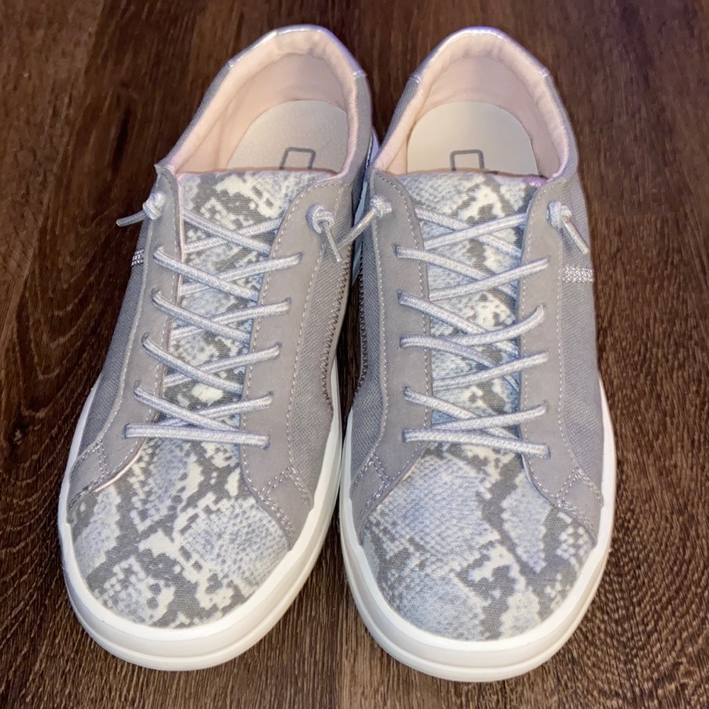 Hey Dude size 8 shoe